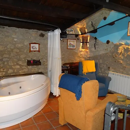 Casa La Cantonera Con Zona Relax Jacuzzi La Cuba Room photo